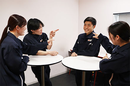 現在の仕事内容（ご担当する業務）を教えてください。